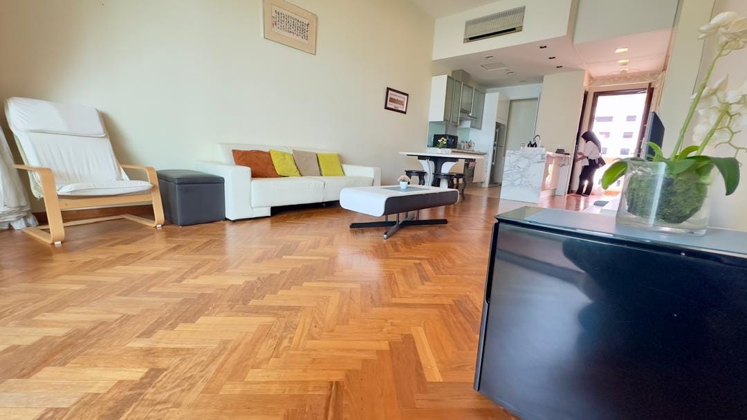 Straits Quay (The Suites at Waterside), Block E lower floor unit 1093sf - Image 5