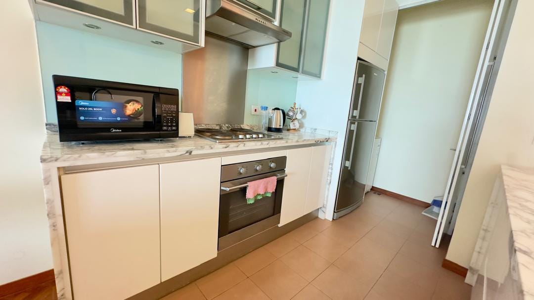 Straits Quay (The Suites at Waterside), Block E lower floor unit 1093sf - Image 6