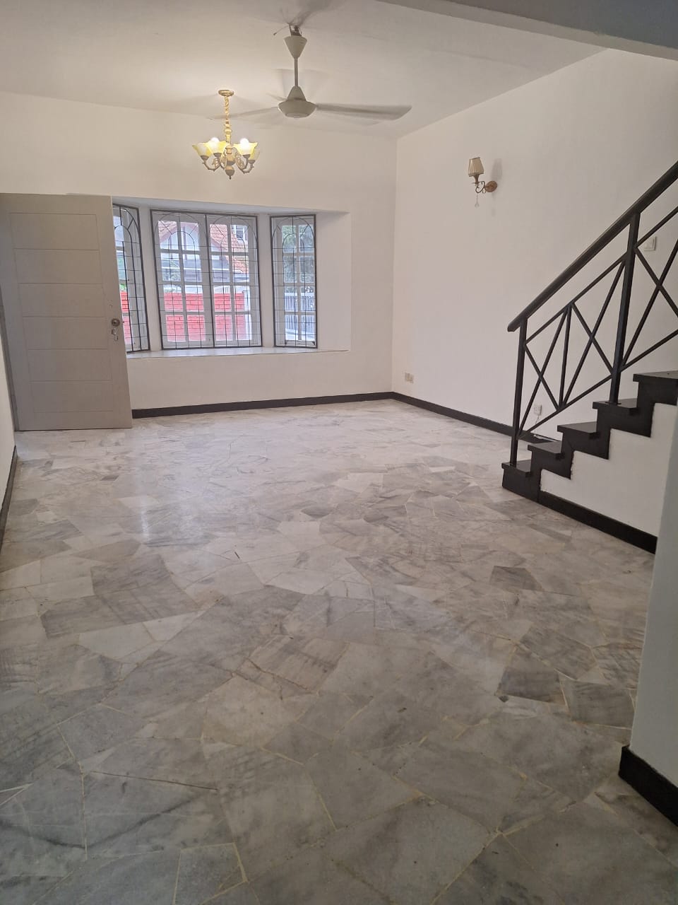 Subang jaya Selangor USj 6 USJ6 1.5 storey terrace house landed house for sell Subang jaya  - Image 2