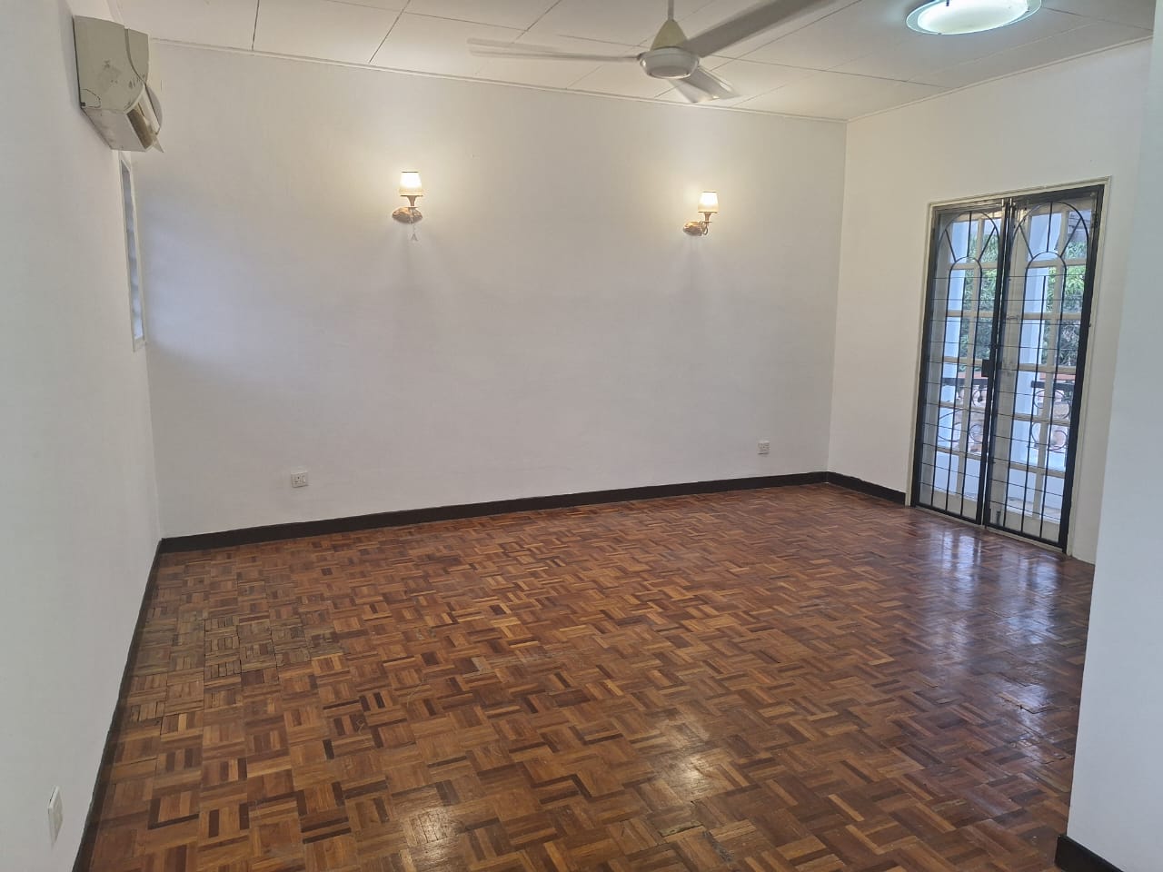 Subang jaya Selangor USj 6 USJ6 1.5 storey terrace house landed house for sell Subang jaya  - Image 3