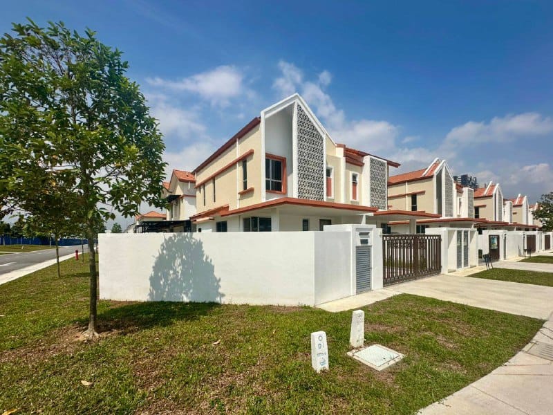 Exterior - Brand New Corner Lot 2-Storey Semi-D Cluster, Caralyn @ Setia Alam Sari Bangi – Next to Casablanca Park - Image 2