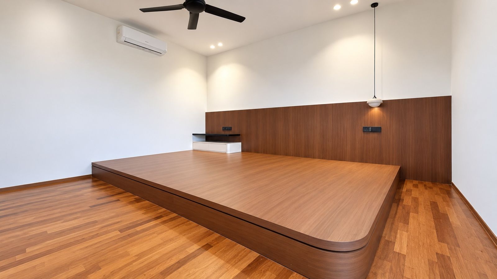 Master bedroom - Renovated  Semi-D in Setia Arundina, Setia Alam For Sale | Vacant - Image 10