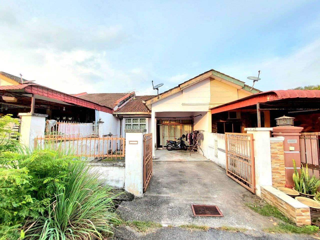 BELOW MARKET Single Storey Taman Desa Cempaka, Nilai N.Sembilan - Image 2