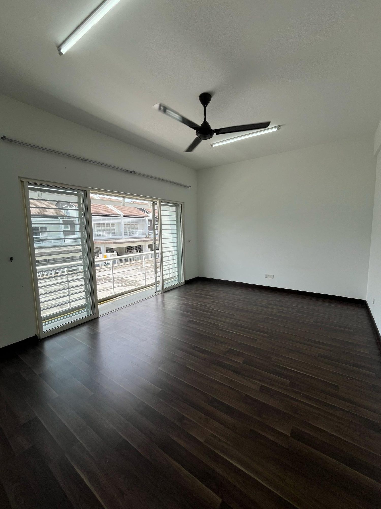 Master bedroom - 2-Storey Laman Azalea at Nilai Impian - Image 3