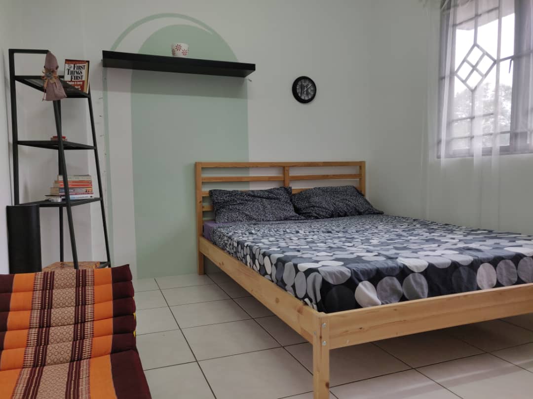 Bangsar Permai 3 Bedroom Apartment Furnished - Image 4