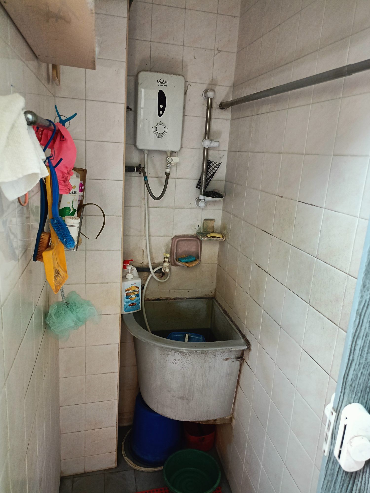 Bathroom - Desa Intan at Farlim, Block 7A High Floor unit FOR SALE  - Image 13