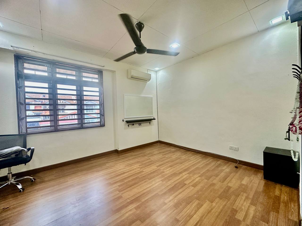 Double Storey Terrace, Taman Salak Perdana, Sepang. (Ready Tenanted) - Image 17