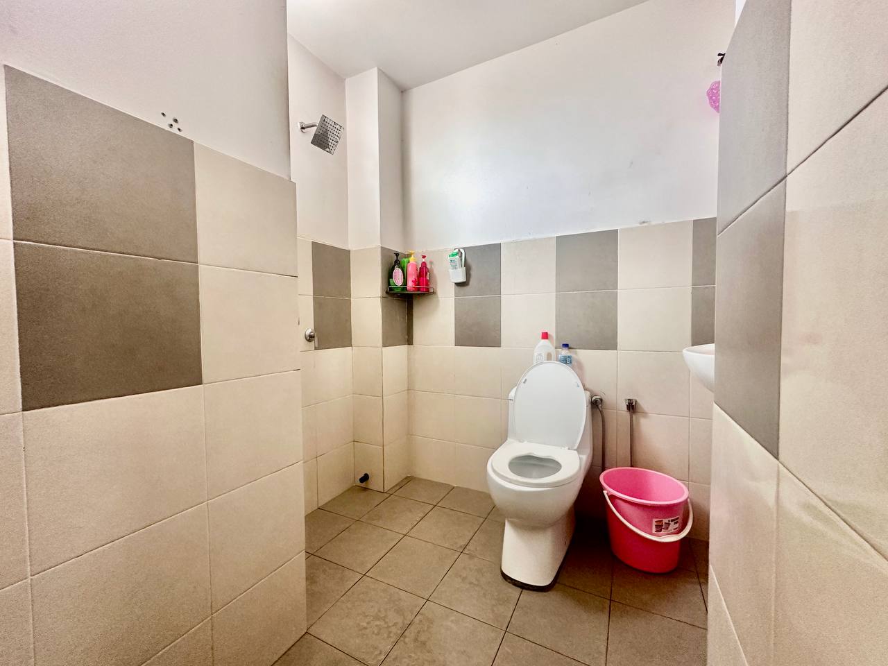 🔥NICE UNIT🔥Renovated, Double Storey Terrace, Taman Indah KLIA, Sepang. - Image 17