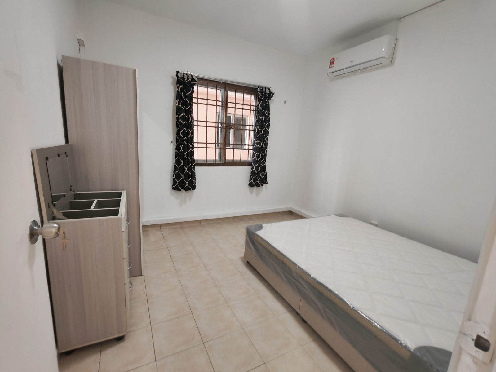 PRIMA REGENCY APARTMENT Condo/Apartment 3 Bedroom For Rent - Image 9