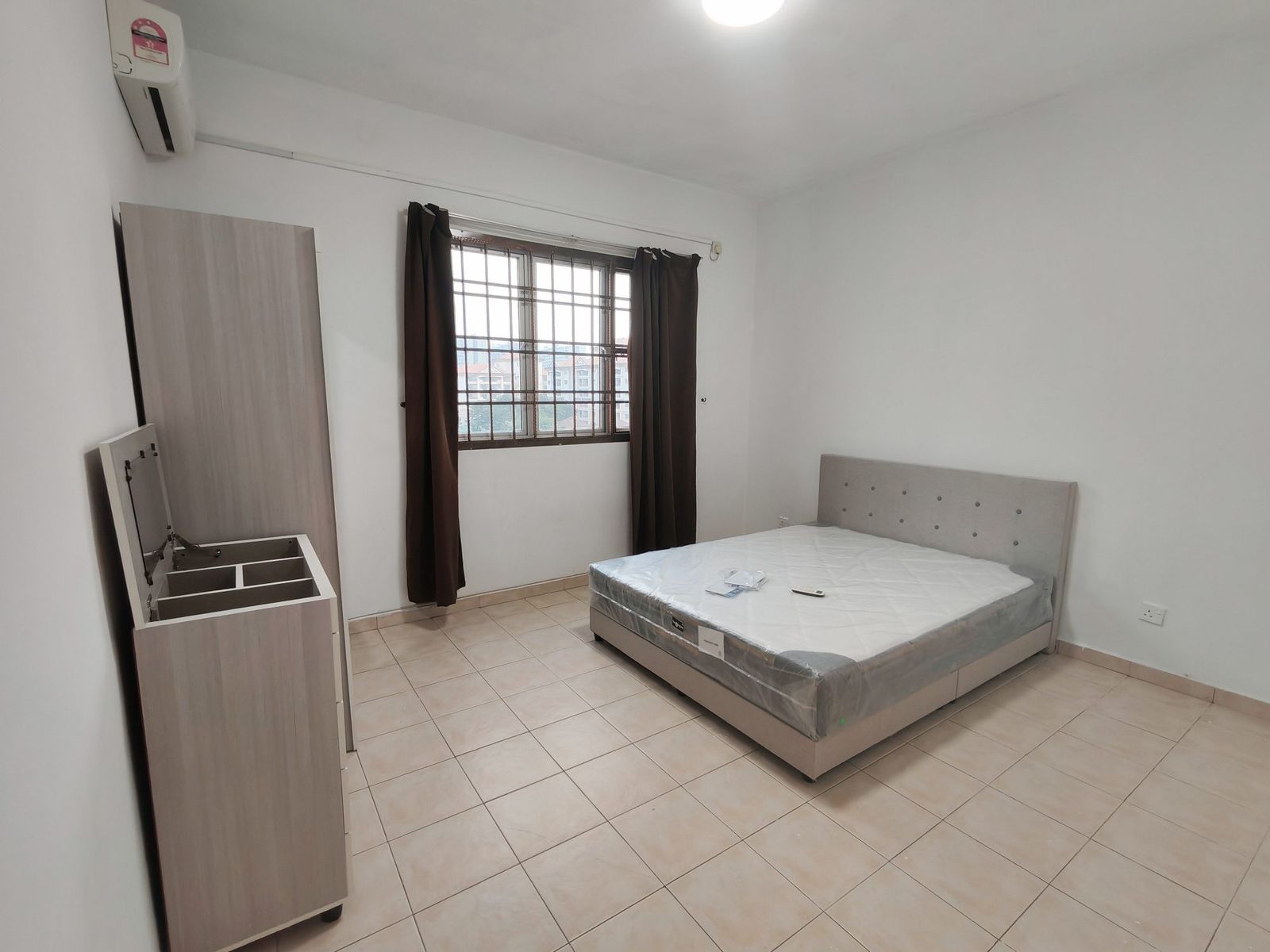 PRIMA REGENCY APARTMENT Condo/Apartment 3 Bedroom For Rent - Image 5