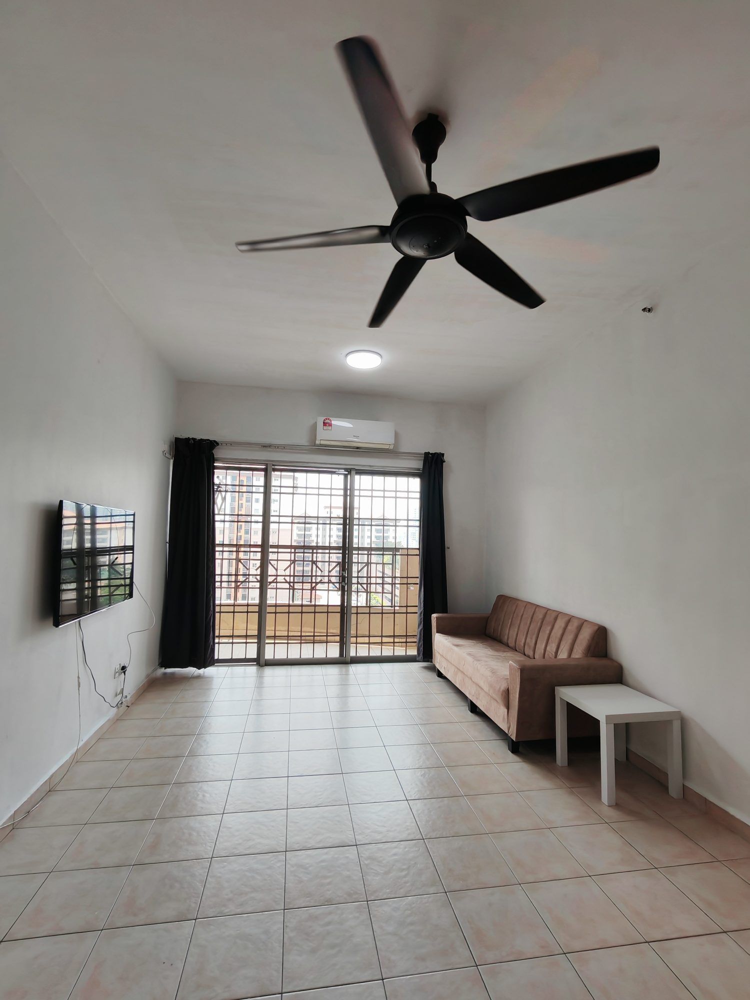PRIMA REGENCY APARTMENT Condo/Apartment 3 Bedroom For Rent - Image 1