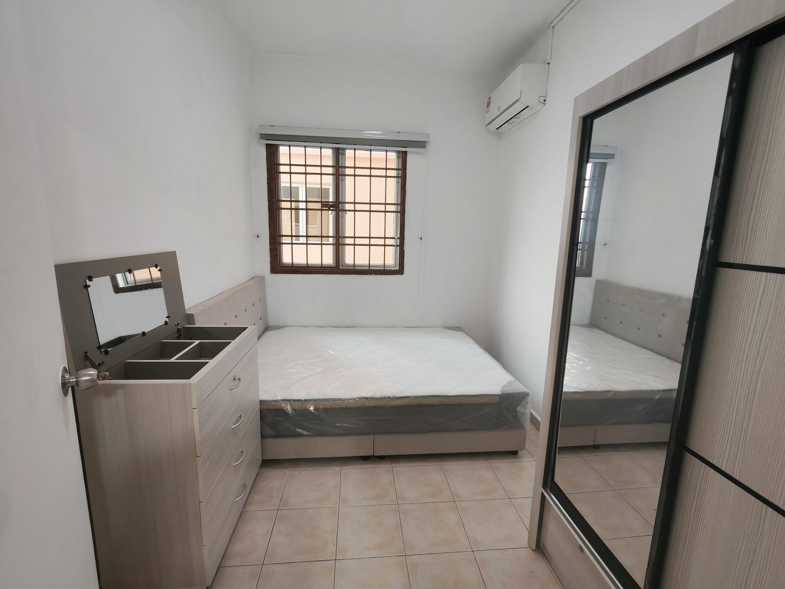 PRIMA REGENCY APARTMENT Condo/Apartment 3 Bedroom For Rent - Image 8