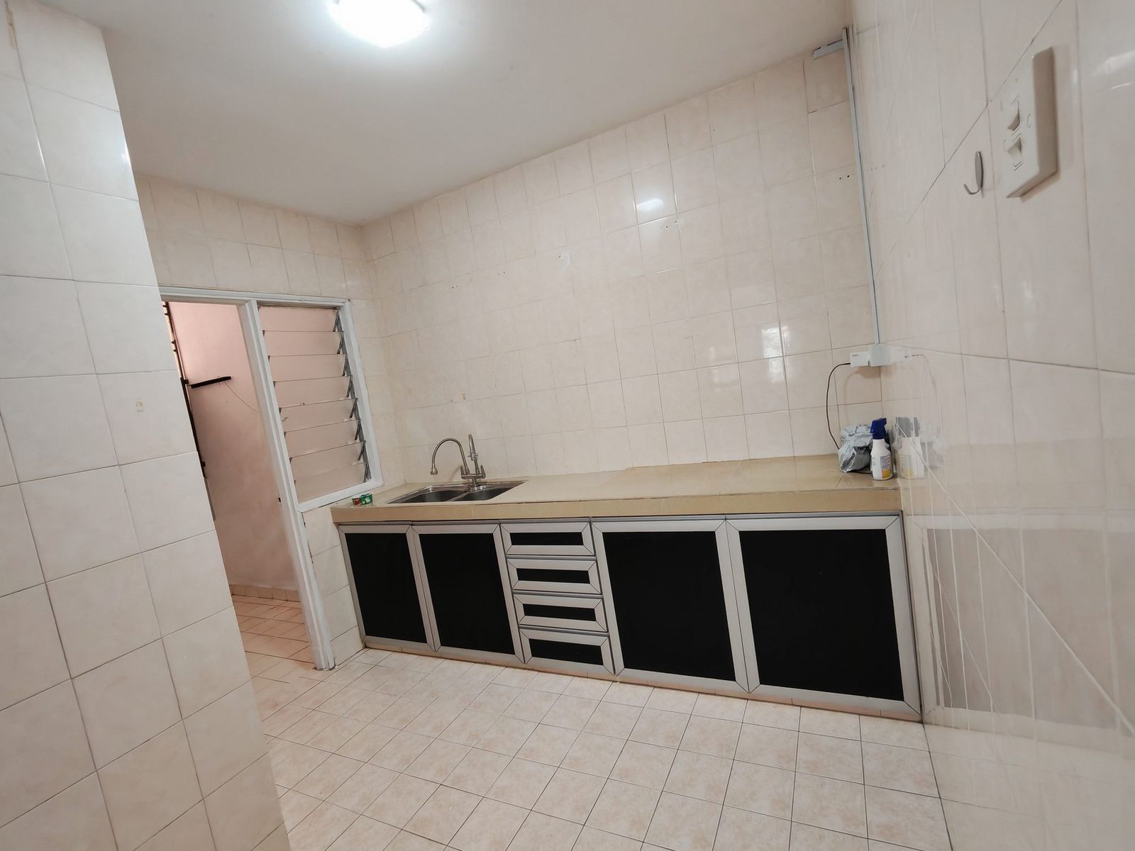 PRIMA REGENCY APARTMENT Condo/Apartment 3 Bedroom For Rent - Image 2