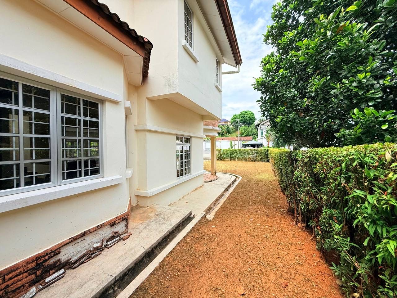 Exterior - DOUBLE STOREY BUNGALOW  TAMAN LAVENDER HEIGHT SENAWANG  - Image 5