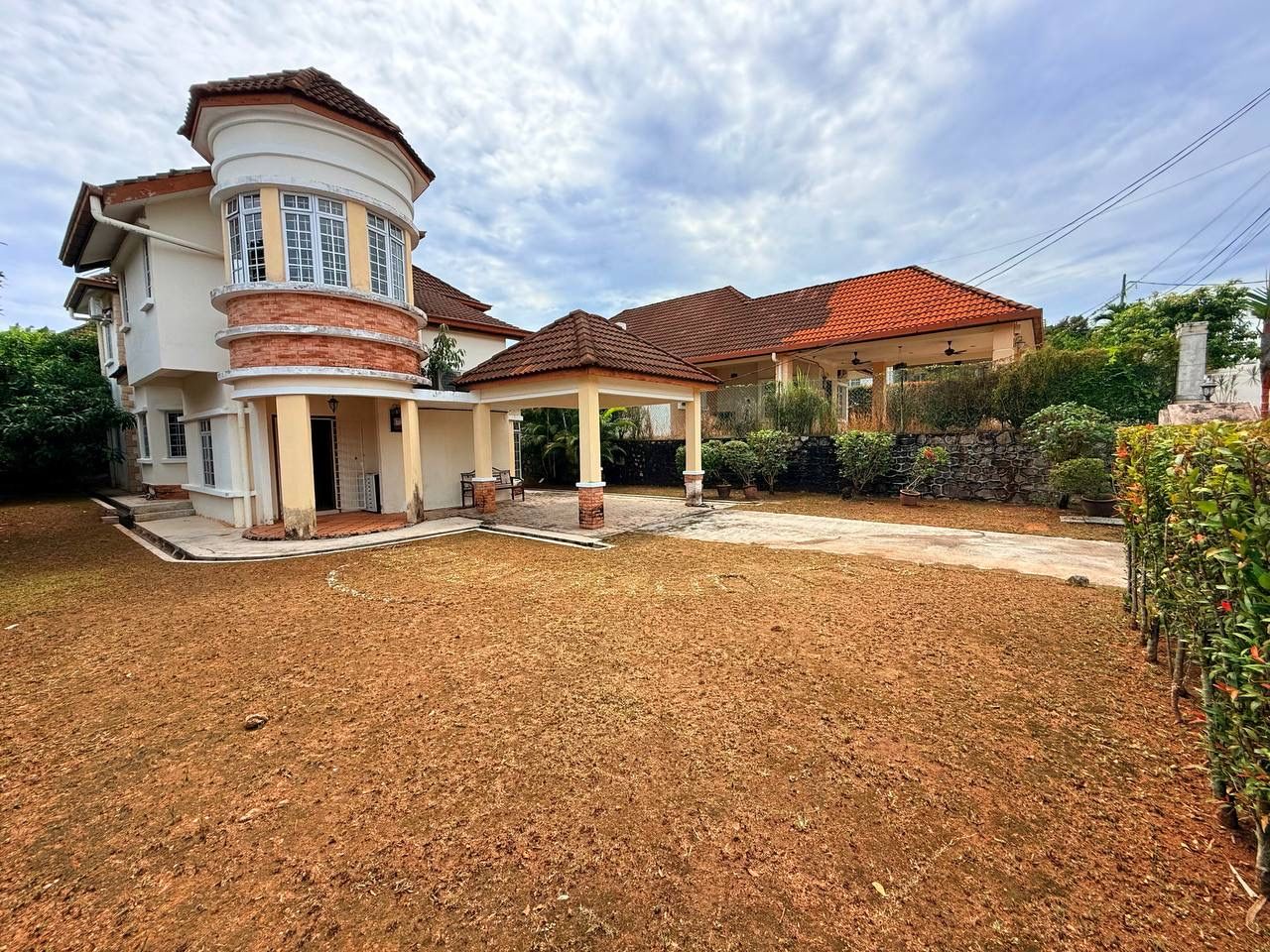 Exterior - DOUBLE STOREY BUNGALOW  TAMAN LAVENDER HEIGHT SENAWANG  - Image 3