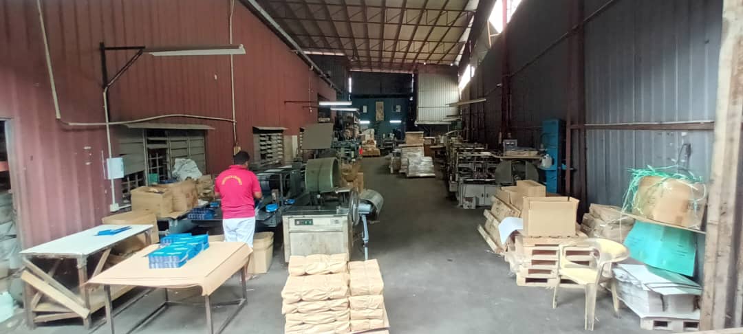 Corner lot factory by the main road with extra electrical supply. - Image 3