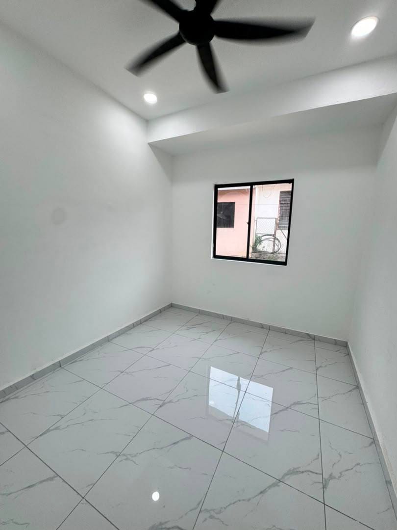 Bedroom - FOR SALE | Fully Renovated Single Storey Terrace | Bandar Putra Merbuk, Kulai | RM478K - Image 7