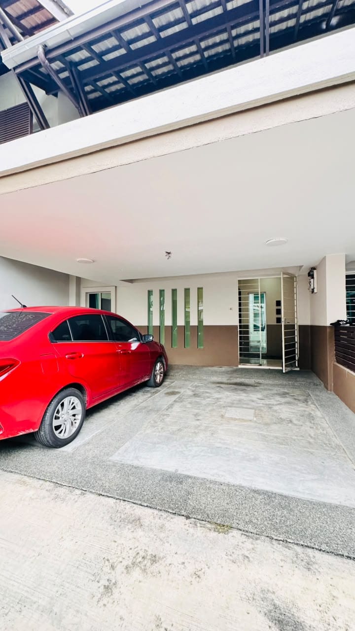 Car porch - Leisure Farm Terrace House for Sale | Iskandar Puteri | RM720K - Image 5