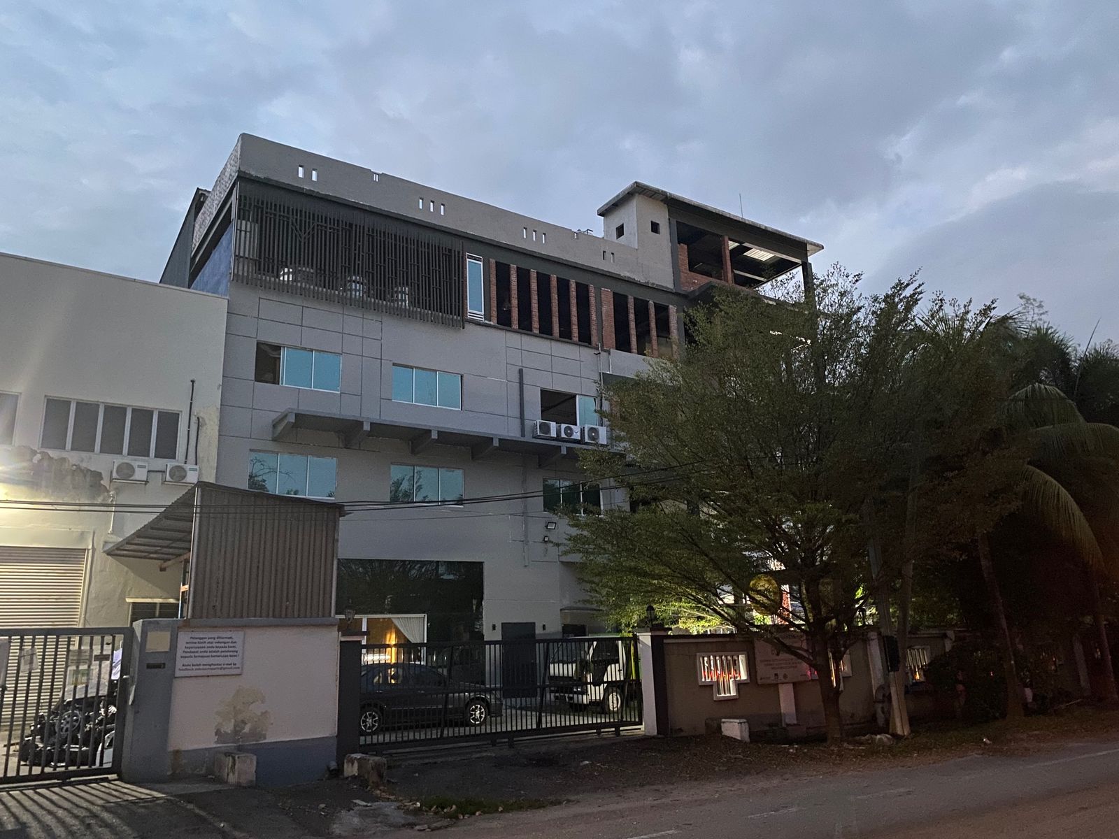 Semi-D Factory For Sale In Taman Industri Klang Utama Corner Lot - Image 3