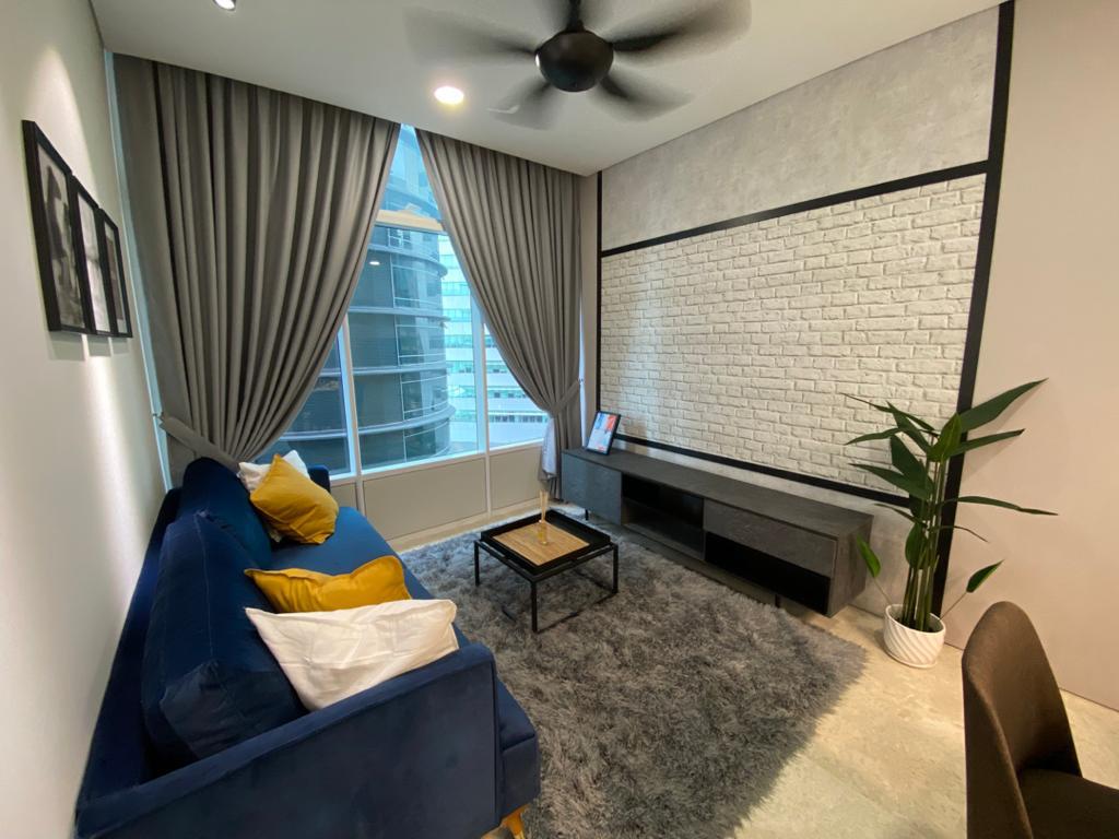 Living room - Sky Suites @ KLCC, Tenanted & Fully Furnished - Image 3
