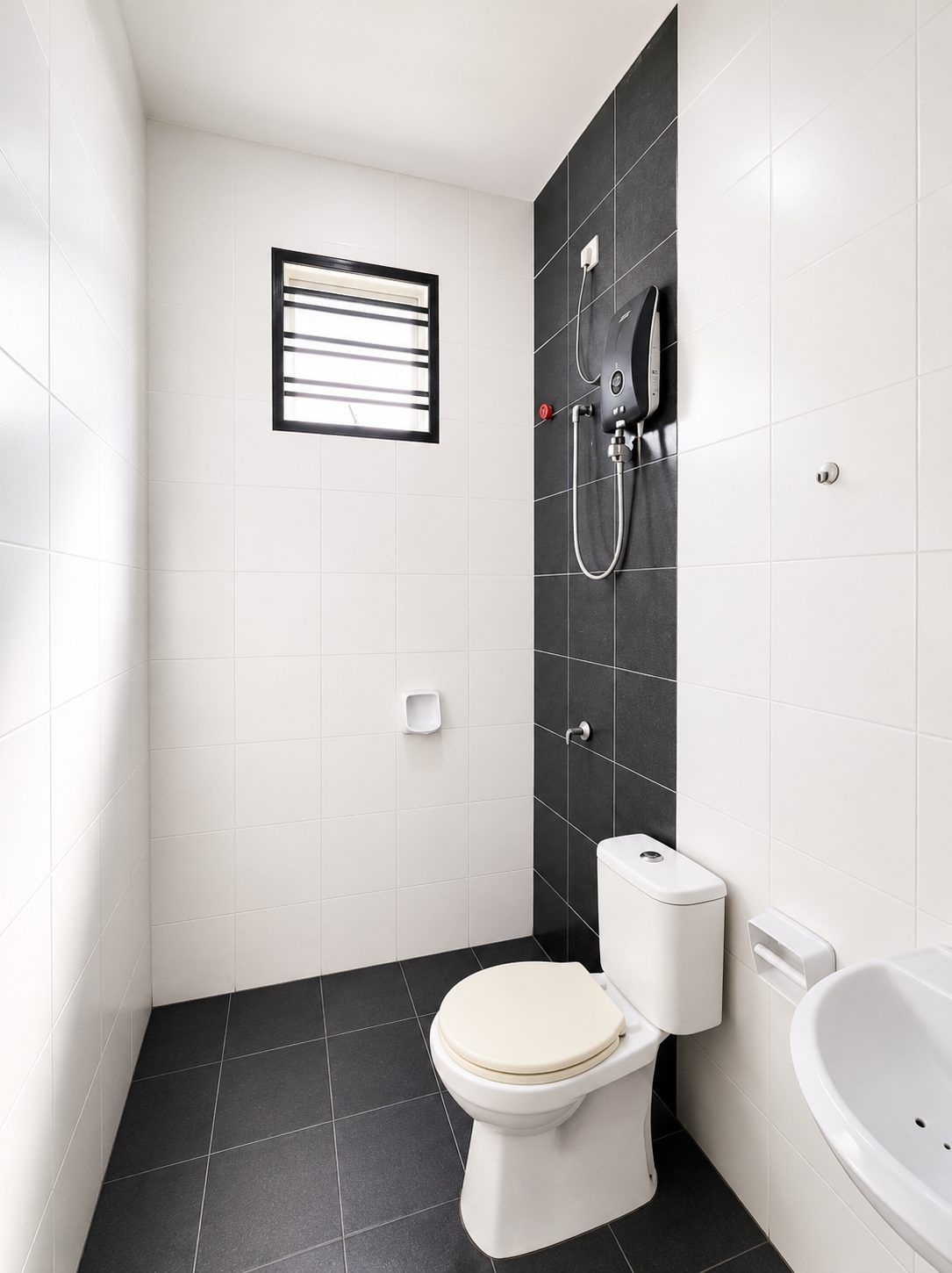 Jalan Bangau 2 Bandar Putra Kulai | 4 Bedroom Freehold Terrace | RM490K - Image 3