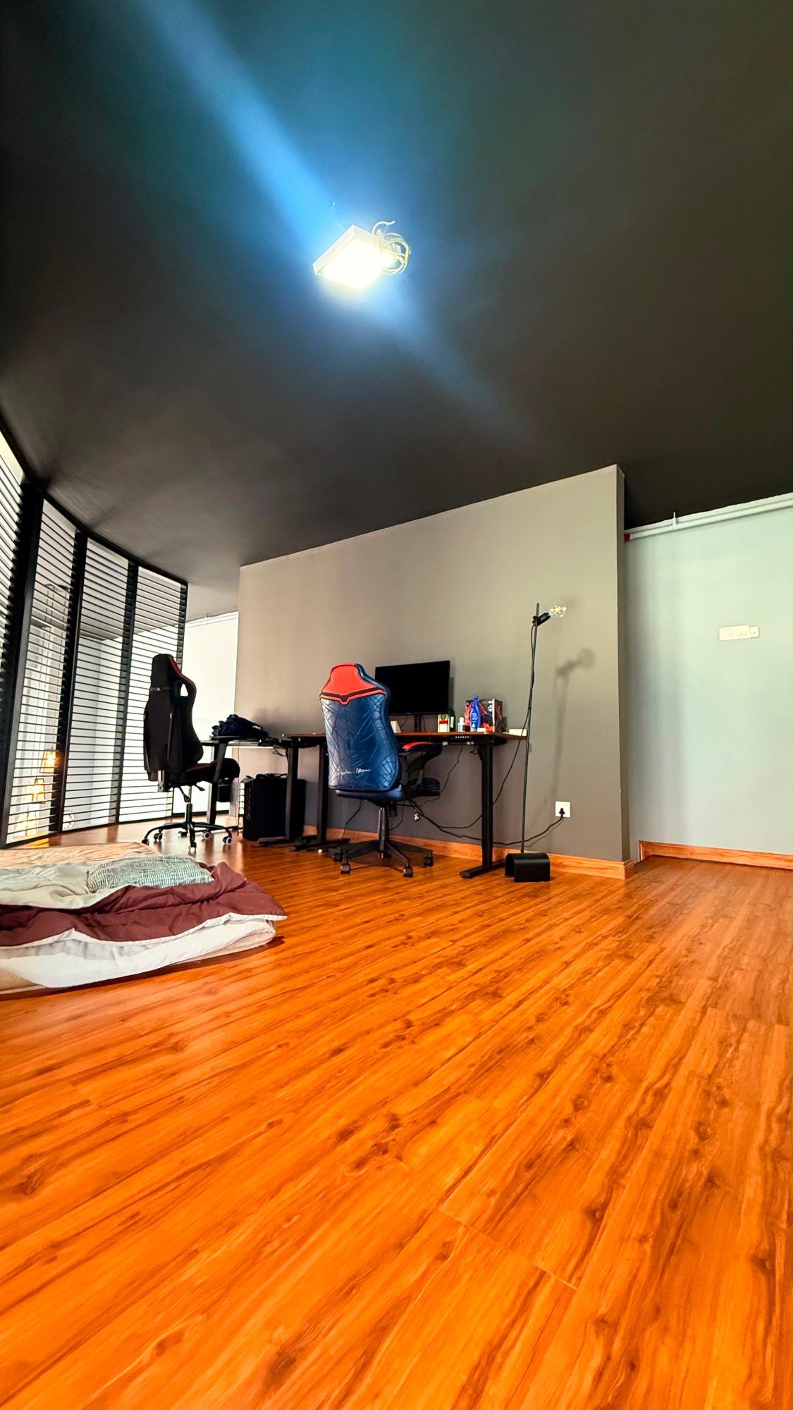 Spacious 1044 sq. ft. Freehold SOHO/SOFO/SOVO at Empire City! - Image 10