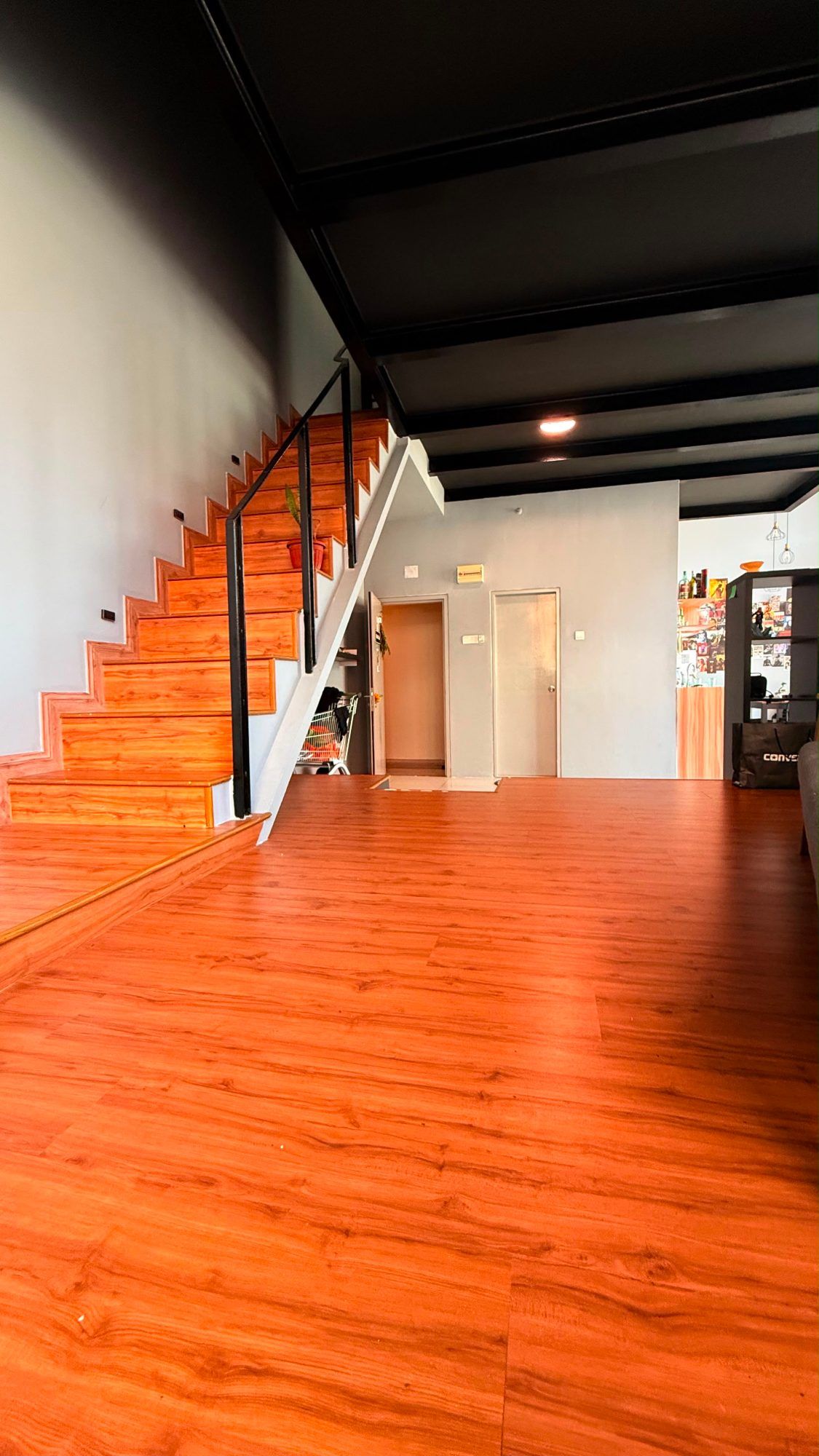 Spacious 1044 sq. ft. Freehold SOHO/SOFO/SOVO at Empire City! - Image 5