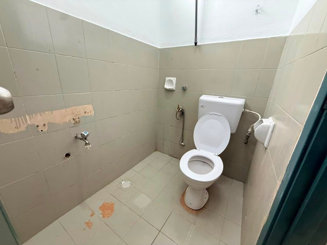 Bathroom - Renovated Single Storey @ Bandar Putra Kulai | 1,540 sqft | Freehold Bumi Lot | RM448K - Image 5
