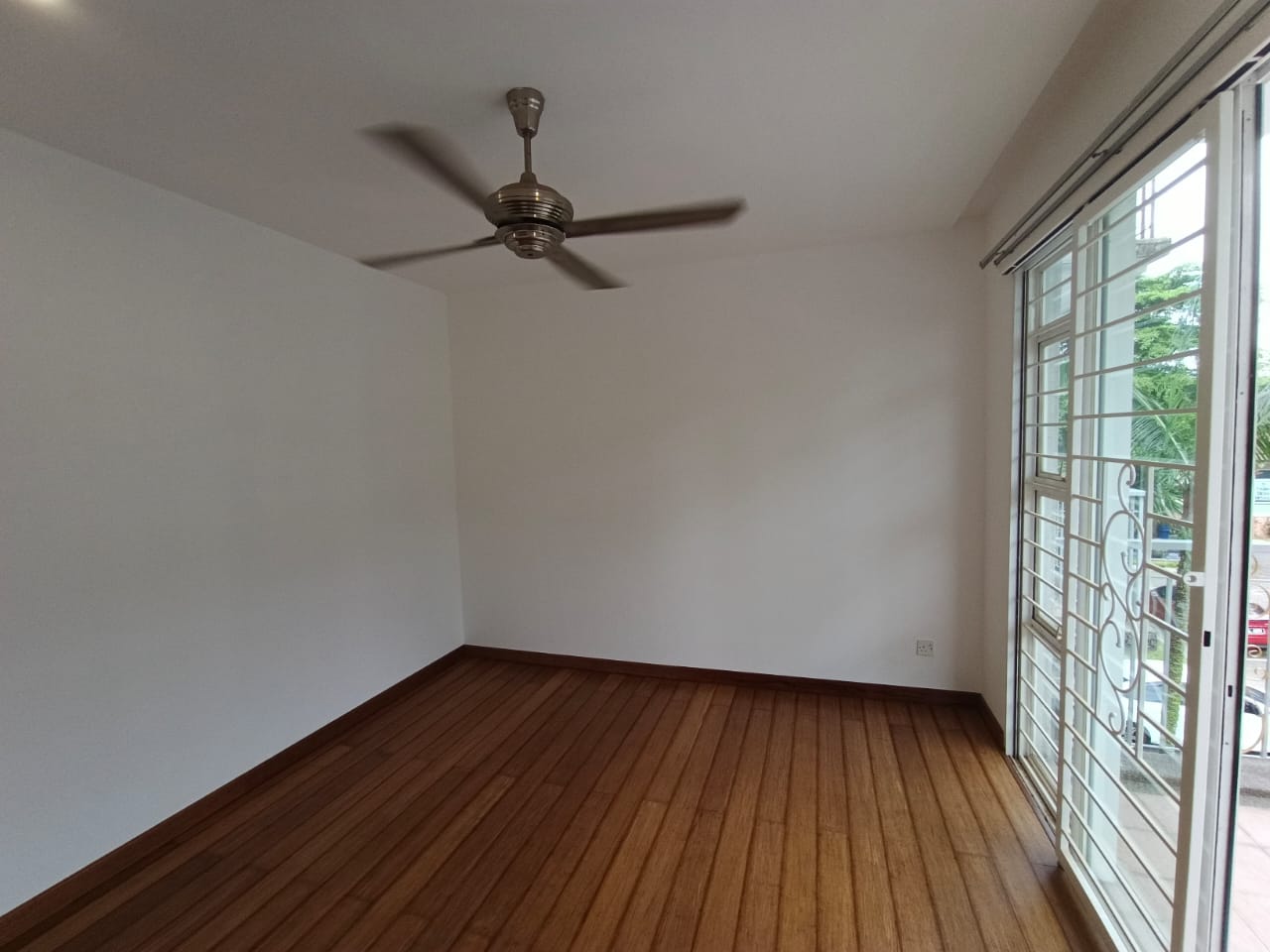 4 Bed,3 Bath Fully Renovated - Image 14