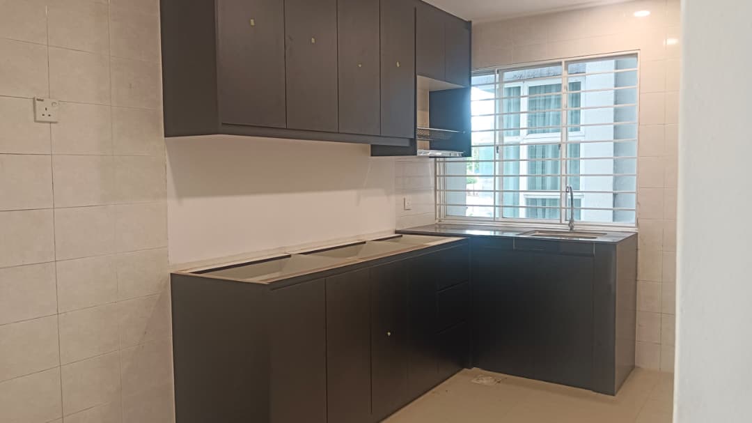 4 Bed,3 Bath Fully Renovated - Image 2
