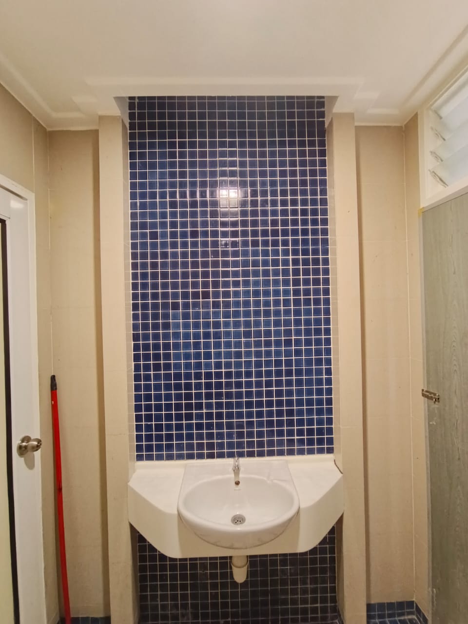 4 Bed,3 Bath Fully Renovated - Image 5