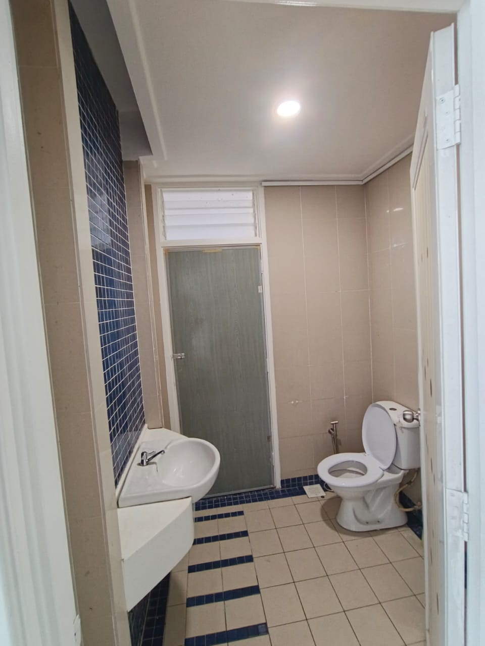 4 Bed,3 Bath Fully Renovated - Image 4