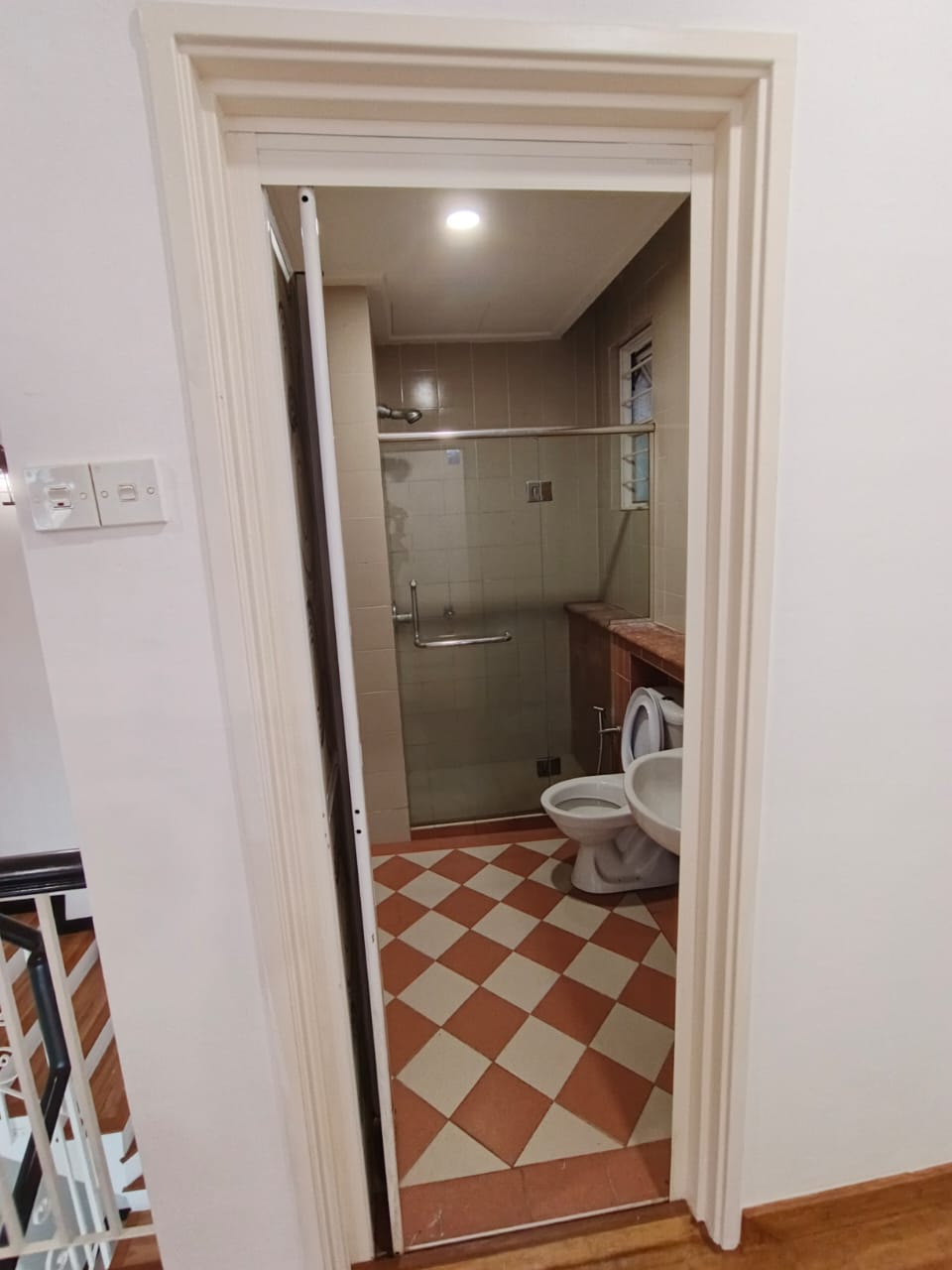 4 Bed,3 Bath Fully Renovated - Image 11