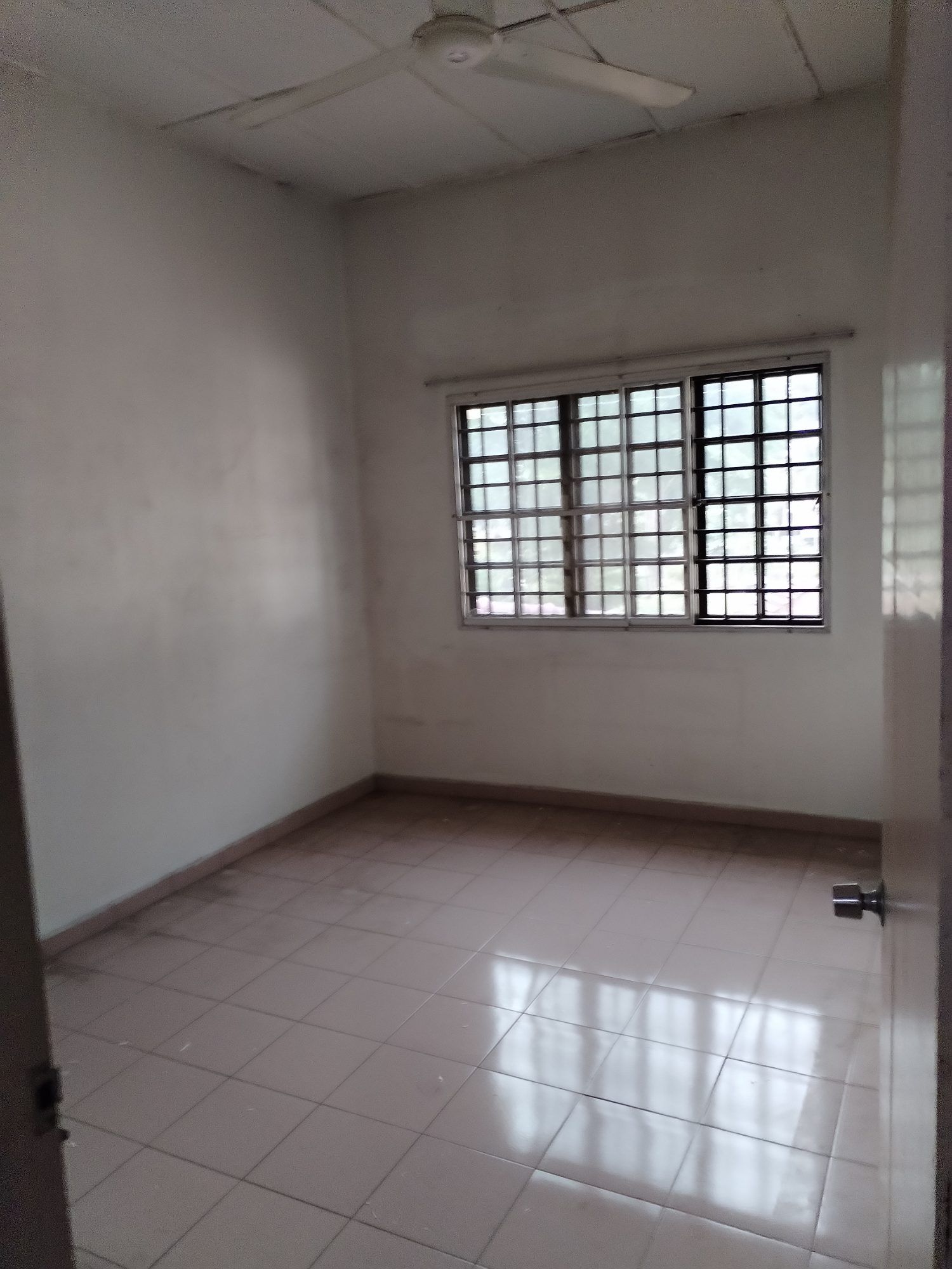 Bedroom - 2sty Linked house facing Field - Image 10