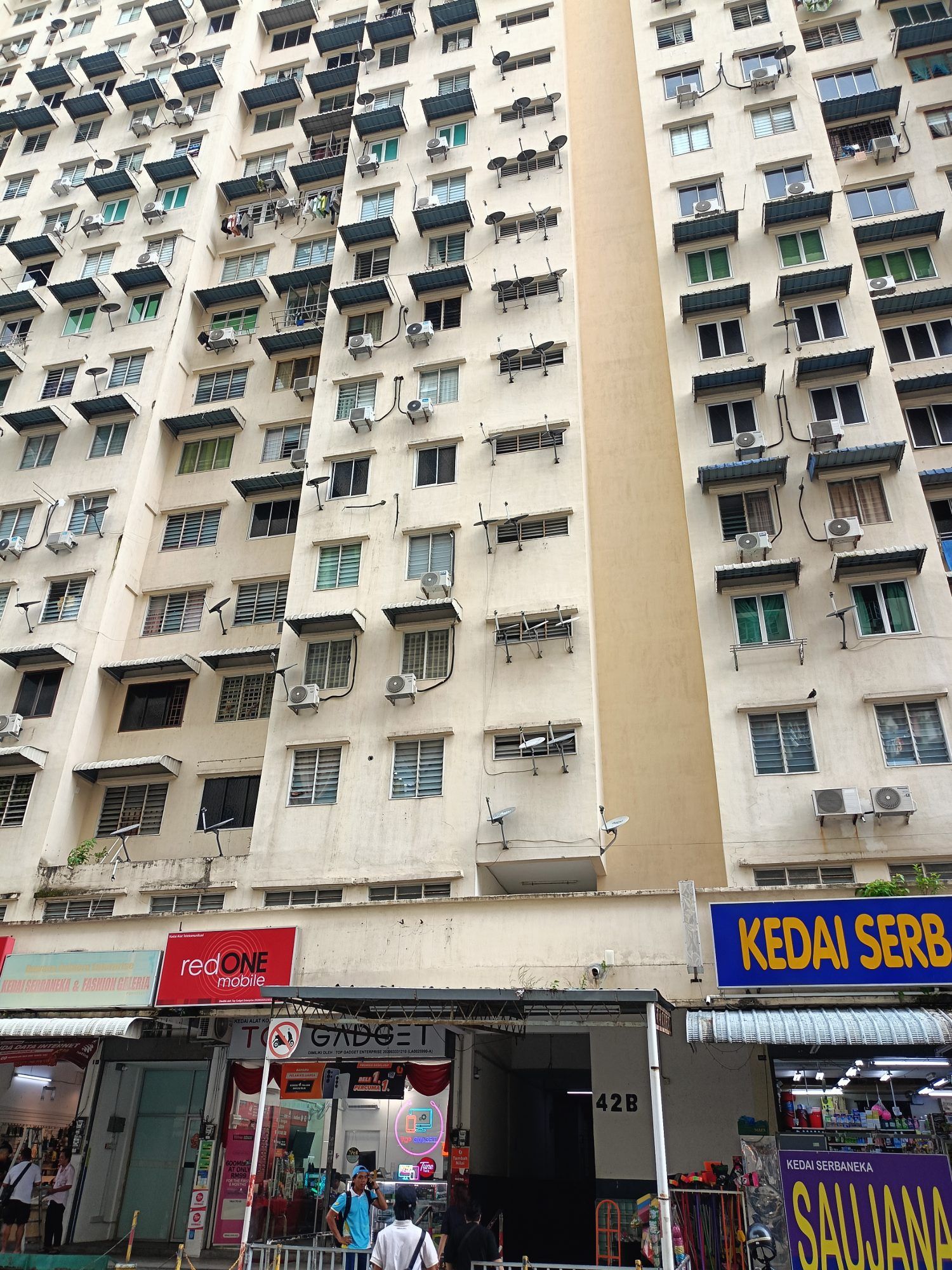 Exterior - Sri Saujana Apartment, 42B 3 bedrooms 1 fixed carpark at Gat Macallum Georgetown Penang - Image 1