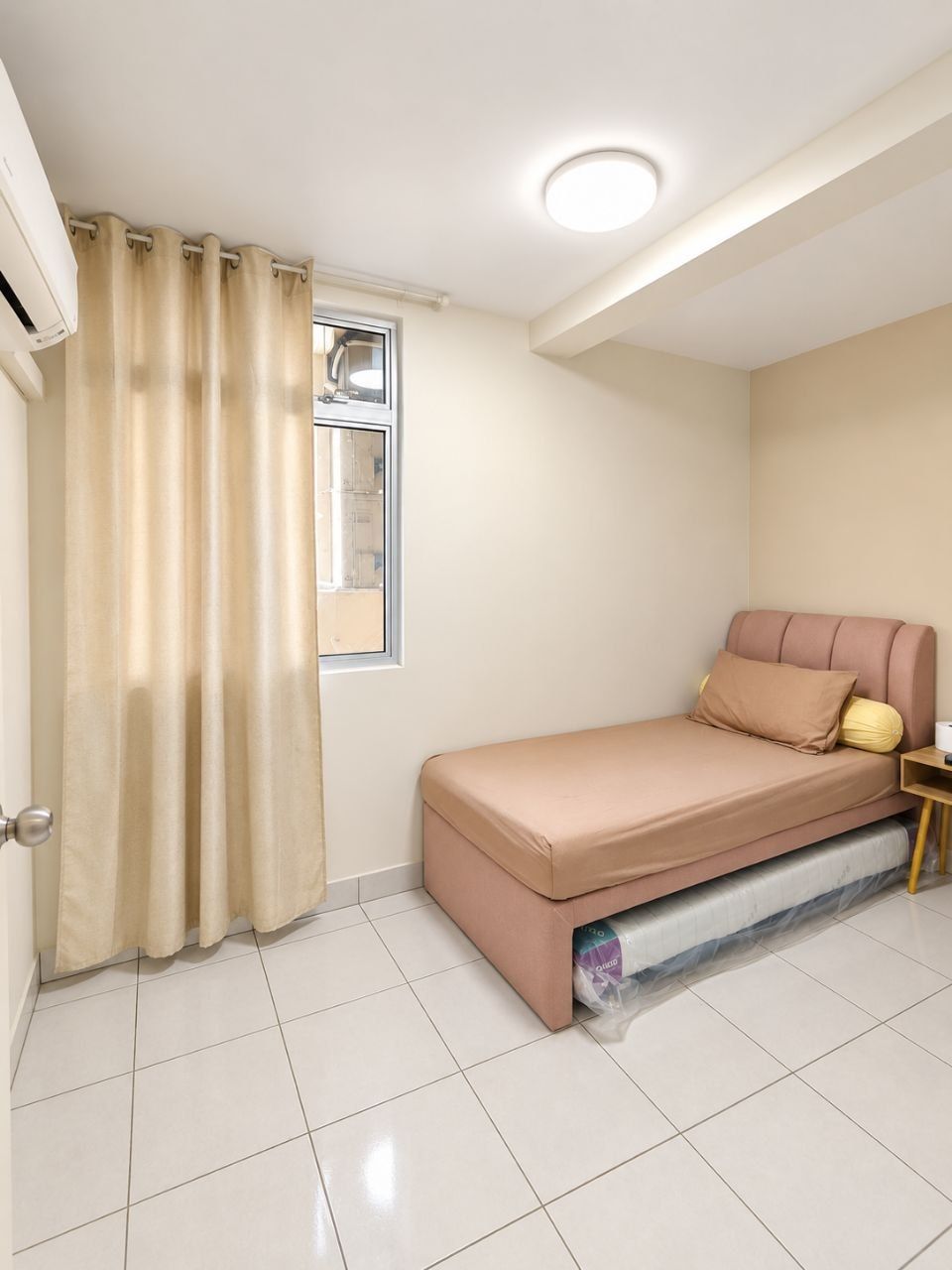 Bedroom - 4 Bedroom Fully Furnished Apartment @ MI Apartment Bandar Putra Kulai | 1,249 sqft | 2 Parking | RM2,200 - Image 10