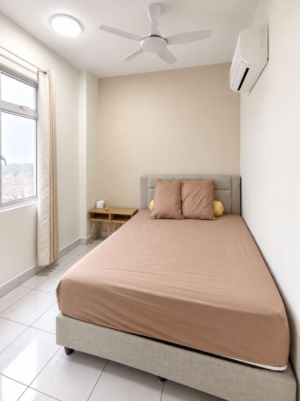 Bedroom - 4 Bedroom Fully Furnished Apartment @ MI Apartment Bandar Putra Kulai | 1,249 sqft | 2 Parking | RM2,200 - Image 13