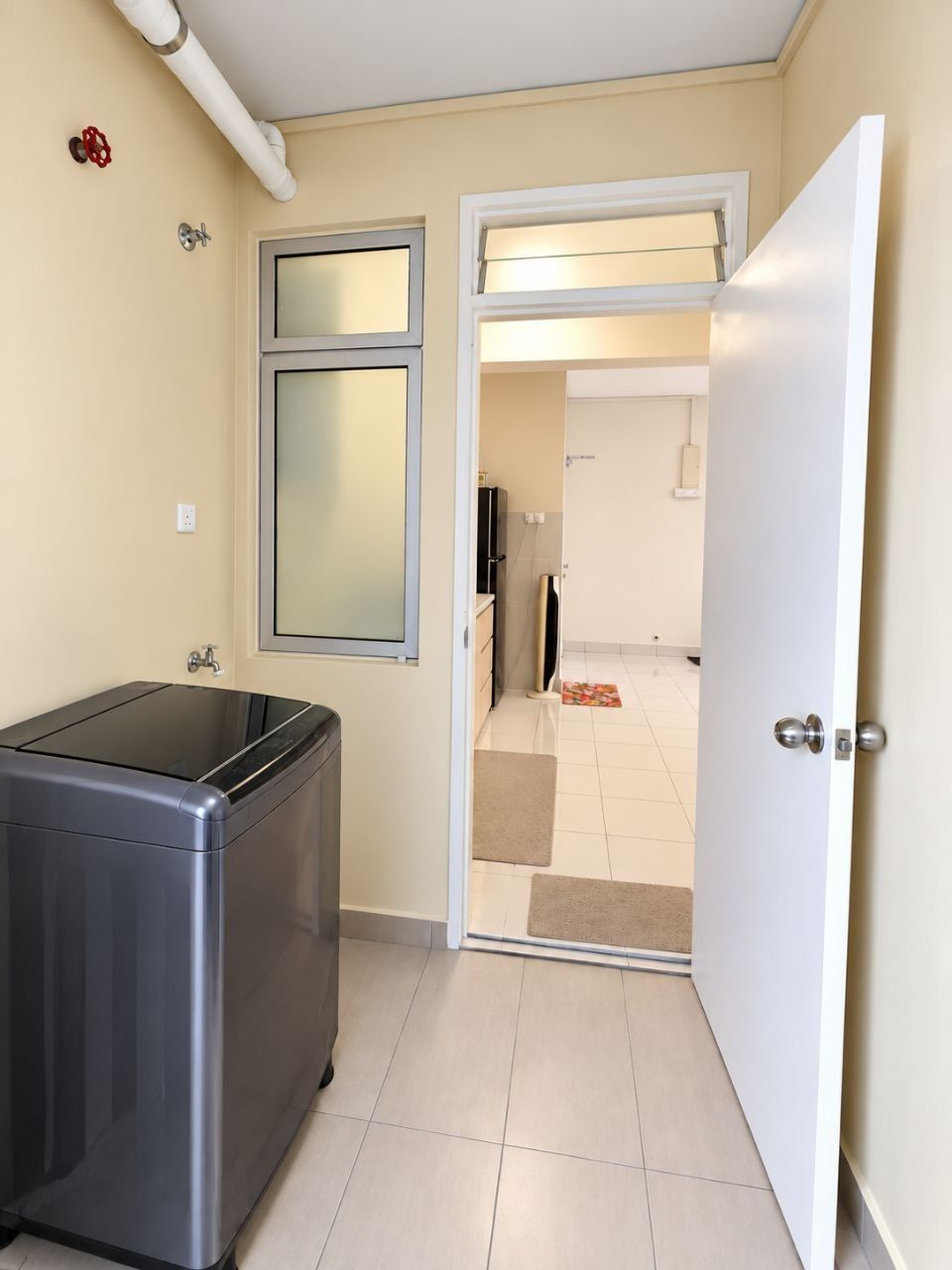 Other - 4 Bedroom Fully Furnished Apartment @ MI Apartment Bandar Putra Kulai | 1,249 sqft | 2 Parking | RM2,200 - Image 6