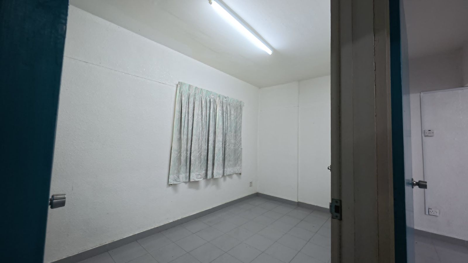 Desa Intan at Farlim, Block 7A 3 bedrooms unit 650SF FOR SALE - Image 6