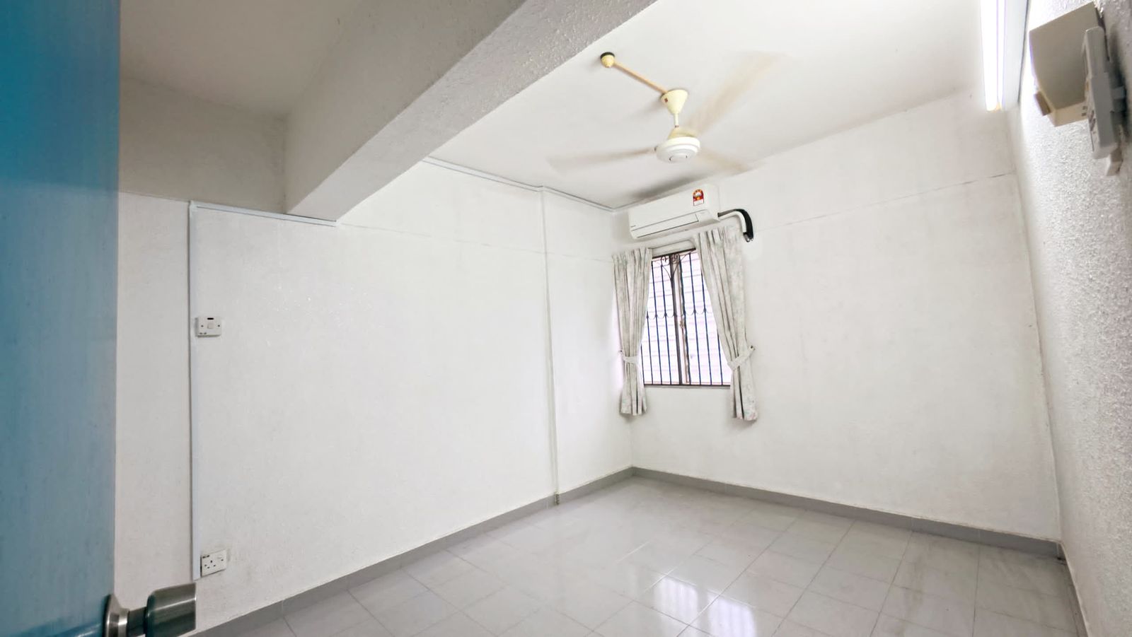 Desa Intan at Farlim, Block 7A 3 bedrooms unit 650SF FOR SALE - Image 4