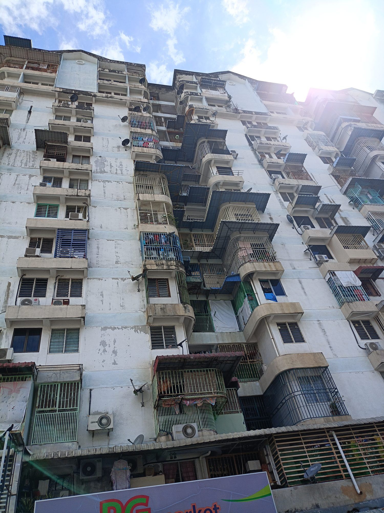 Desa Intan at Farlim, Block 7A 3 bedrooms unit 650SF FOR SALE - Image 17