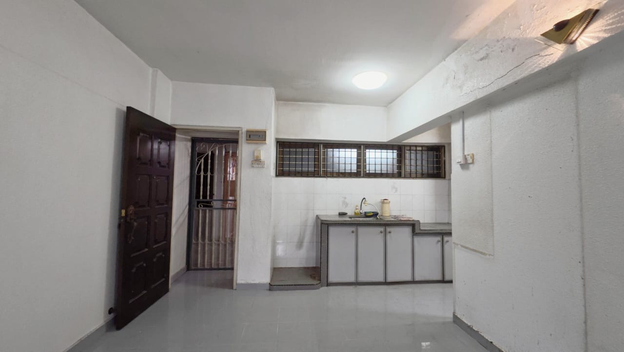 Desa Intan at Farlim, Block 7A 3 bedrooms unit 650SF FOR SALE - Image 1
