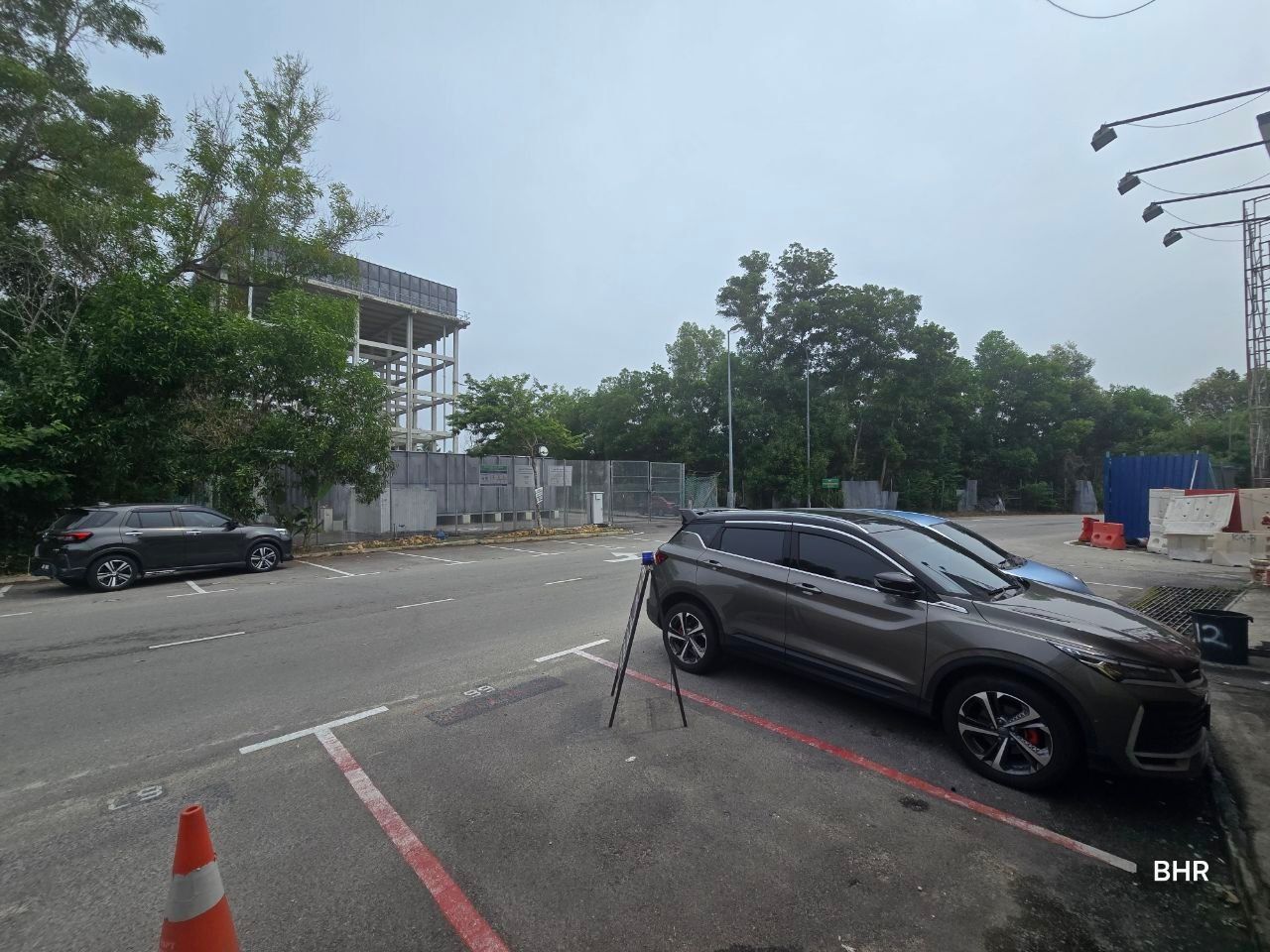 KOSMOPLEKS BANDAR SALAK TINGGI, INTERMEDIATE UNIT FOR SALE - Image 3
