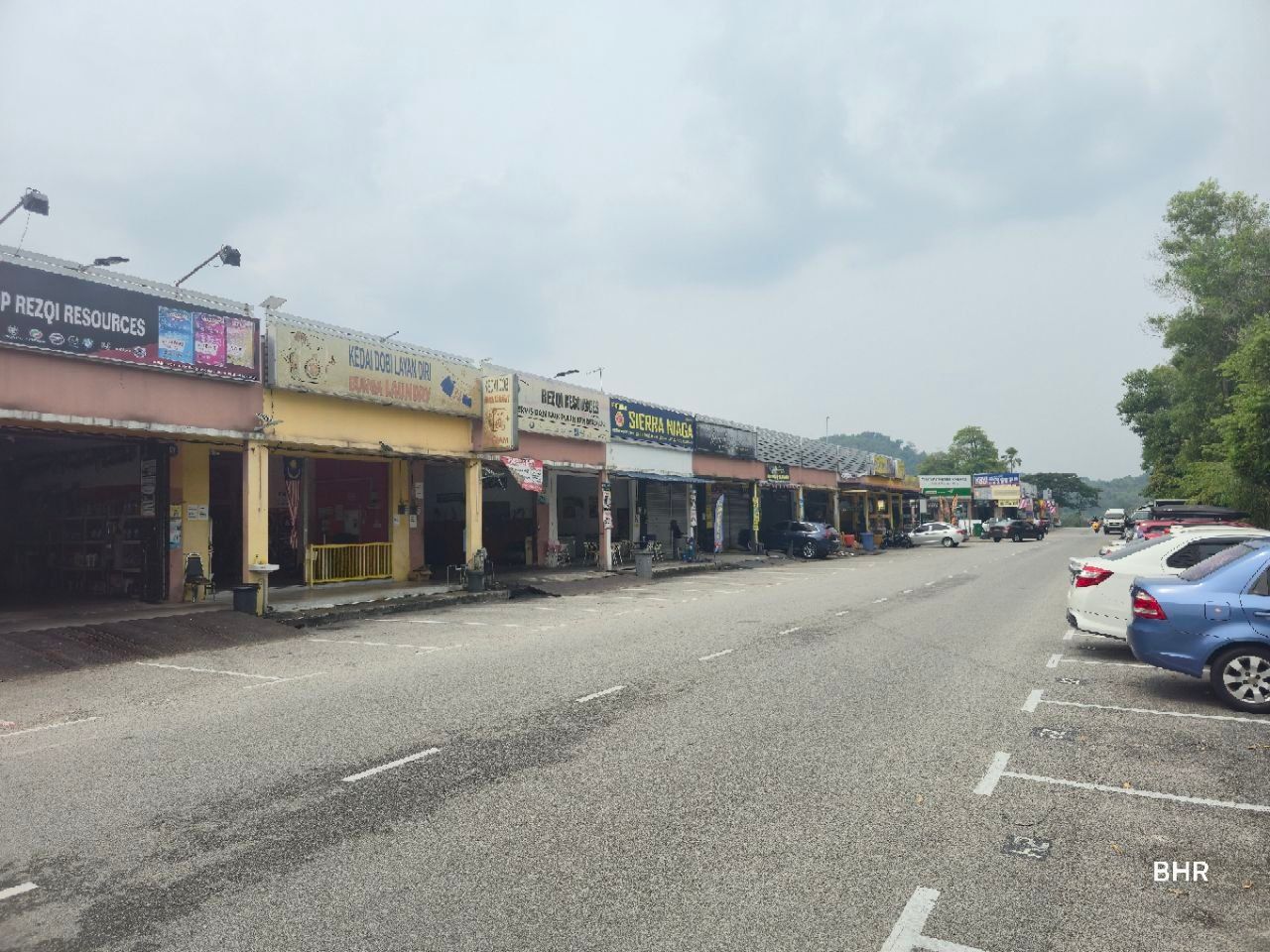 KOSMOPLEKS BANDAR SALAK TINGGI, INTERMEDIATE UNIT FOR SALE - Image 4