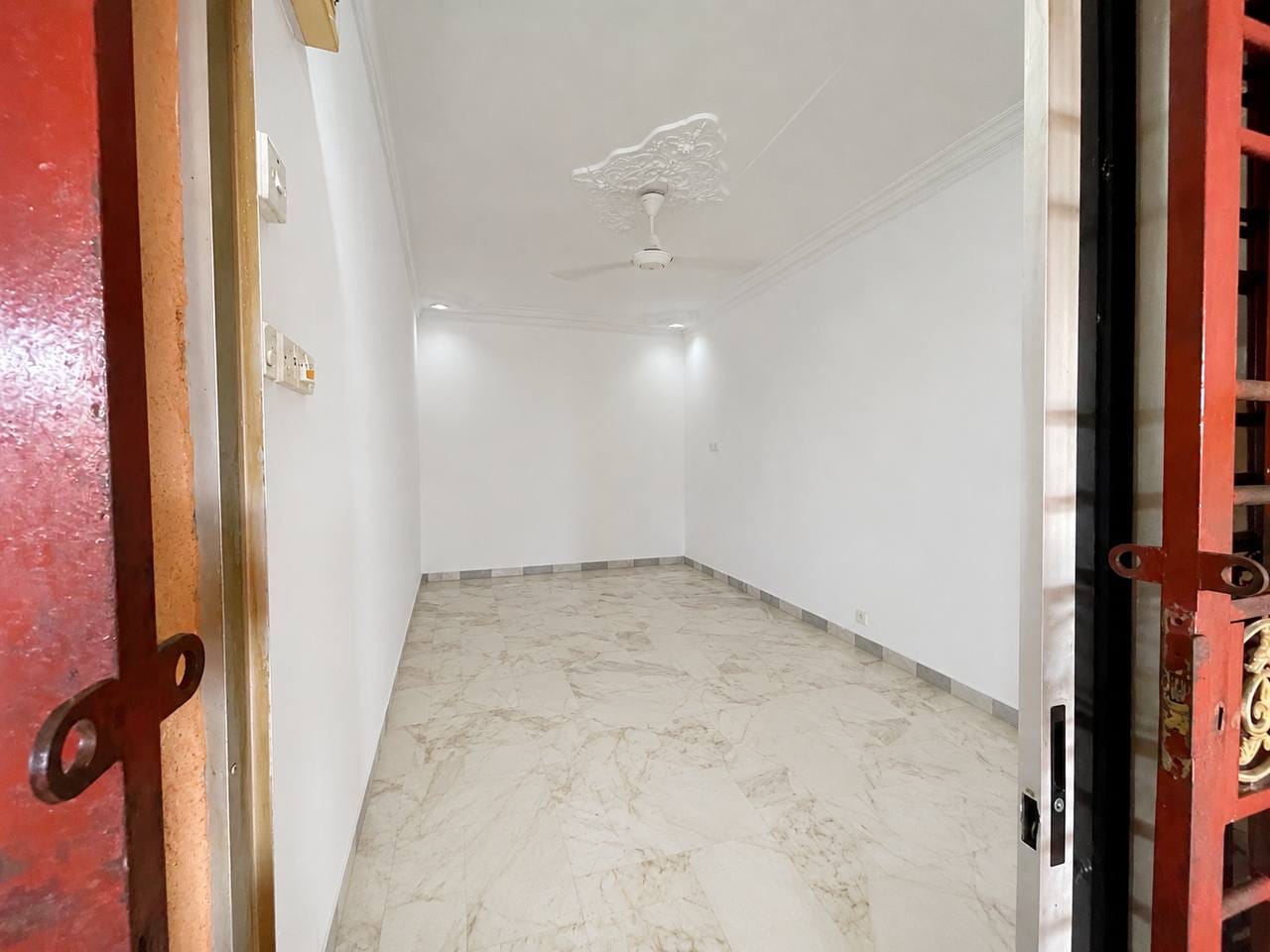 Rumah Bukit Naga | Rumah Teres Setingkat |3 Bedrooms | 2 Bathrooms | RM 378K FREEHOLD ! - Image 4