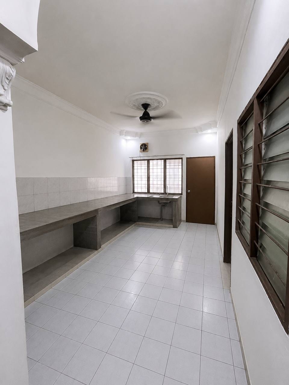 Rumah Bukit Naga | Rumah Teres Setingkat |3 Bedrooms | 2 Bathrooms | RM 378K FREEHOLD ! - Image 7