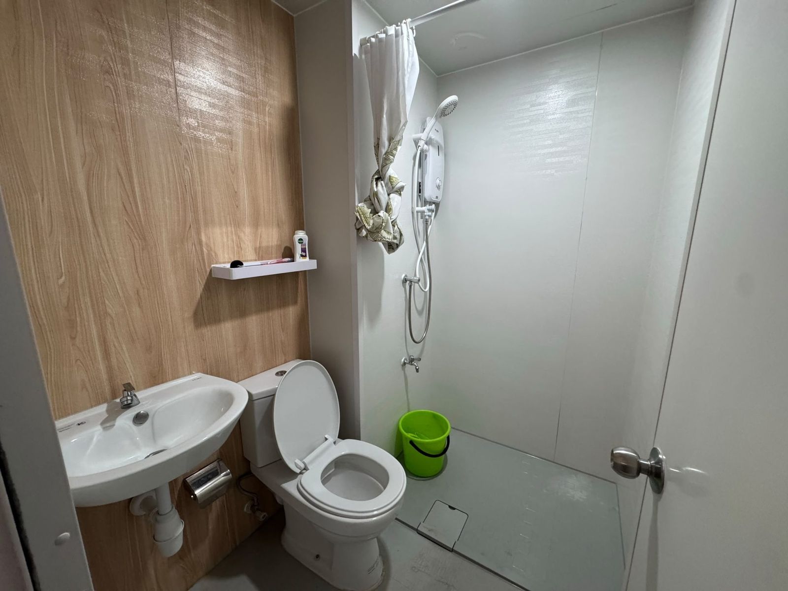 Bathroom - V21 Residence KKIP Sepanggar For Rent - Image 3