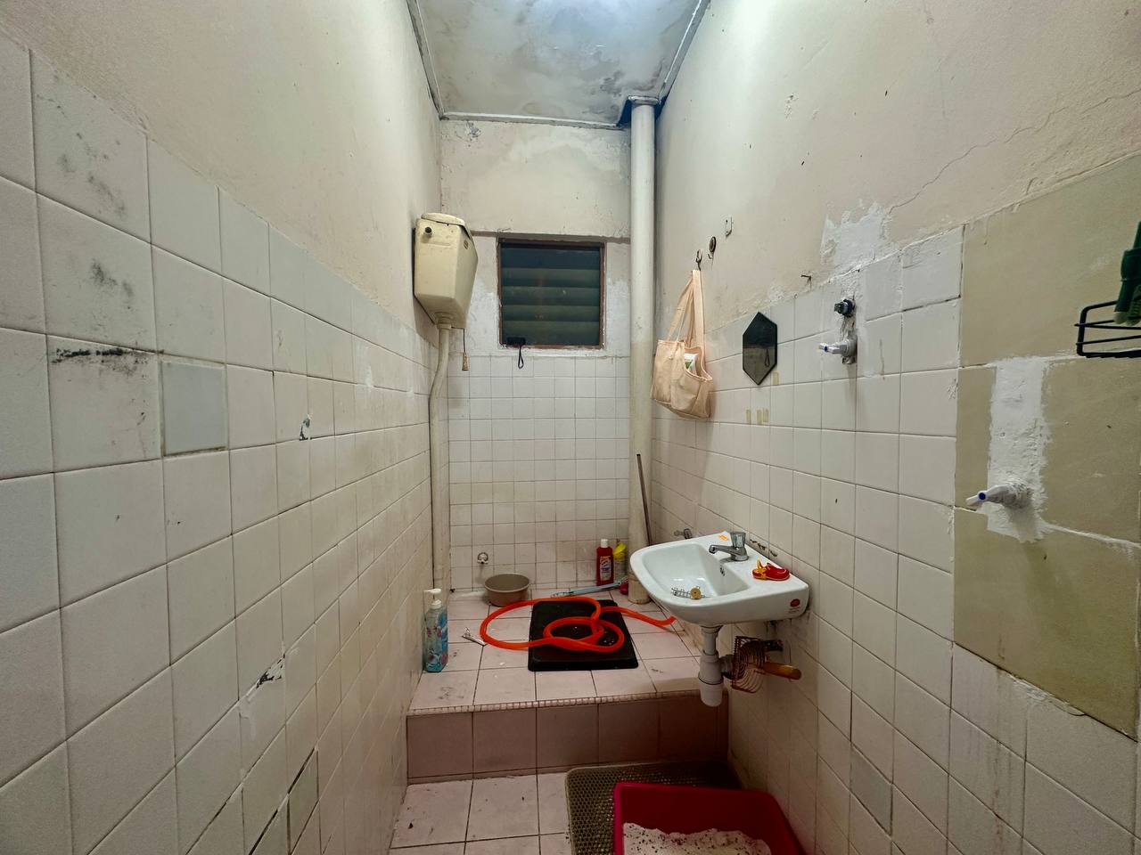 Freehold Apartment Pantai Indah,Pantai Dalam  Fasa 1, Blok 57 . (Near KTM Pantai Dalam)(good for investment) - Image 16