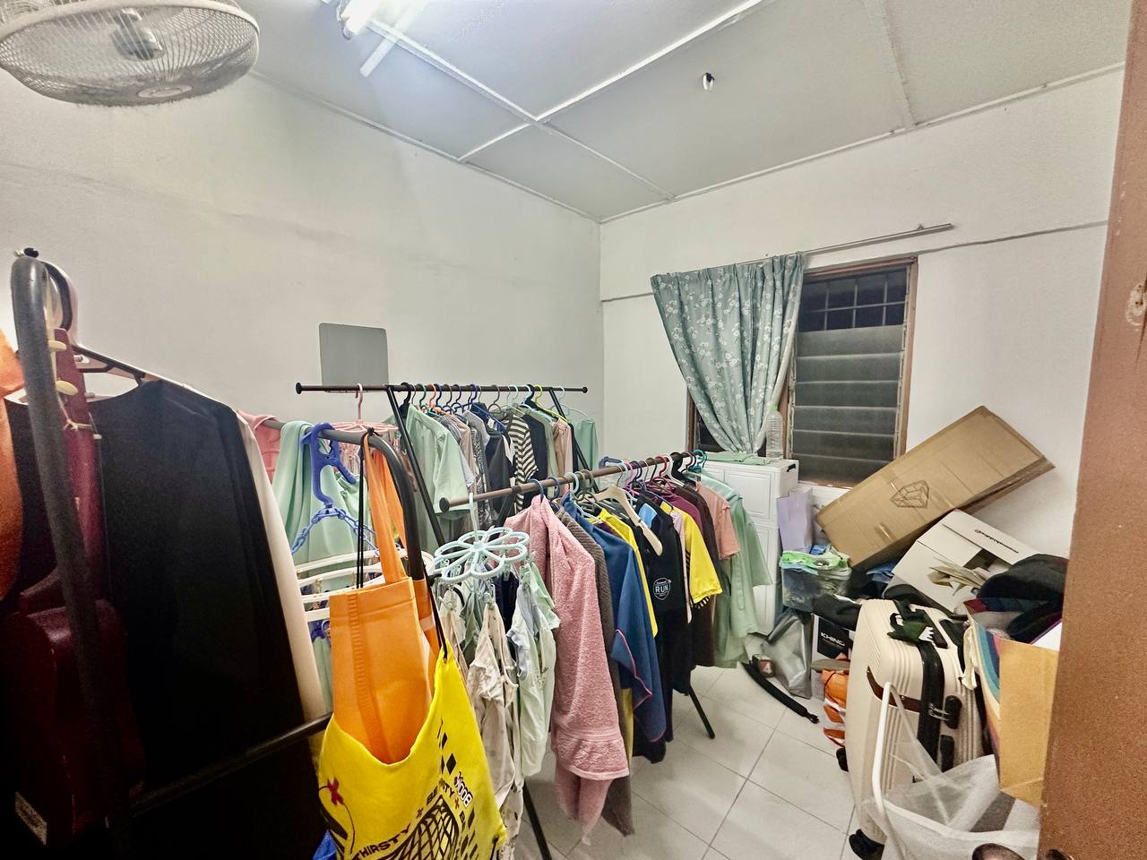 Freehold Apartment Pantai Indah,Pantai Dalam  Fasa 1, Blok 57 . (Near KTM Pantai Dalam)(good for investment) - Image 10