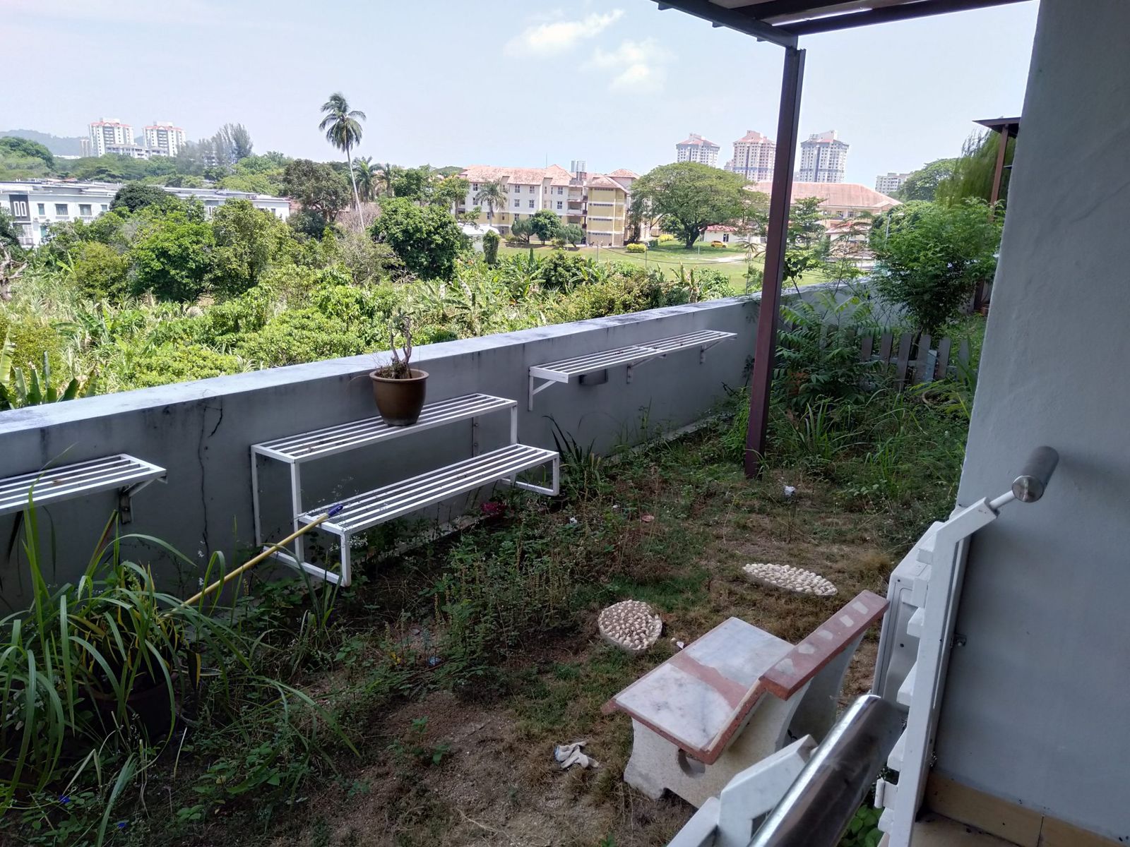 FOR SALE -GARDEN UNIT AT I-REGENCY WITH 2 CARPARK - Image 2